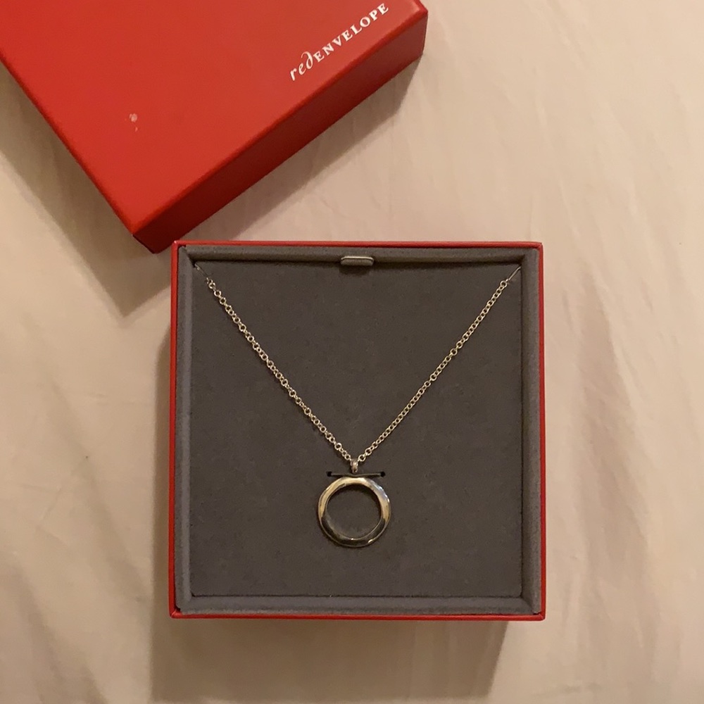 Red Envelope 925 Silver circle necklace